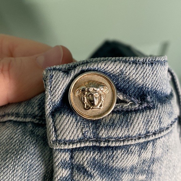 VERSACE early 2000s ultra low rise extra long light wash jeans with mini flare - Picture 12 of 16